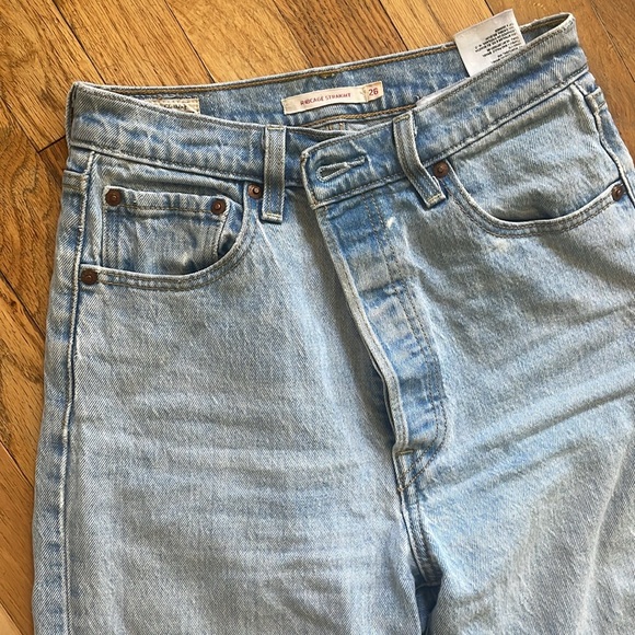 Levi’s Ribcage Straight - Picture 2 of 7